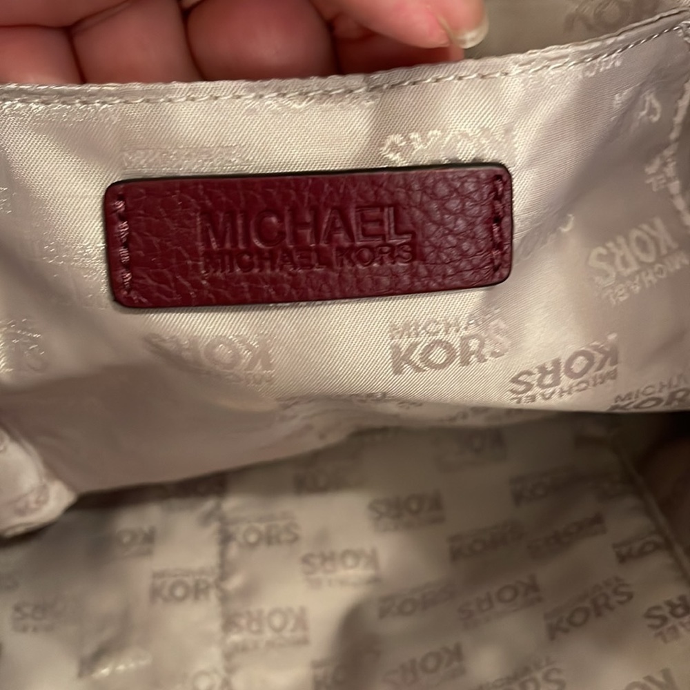 MICHAEL KORS -Jet Set Leather large tote in Claret red- NWT - Picture 5 of 12